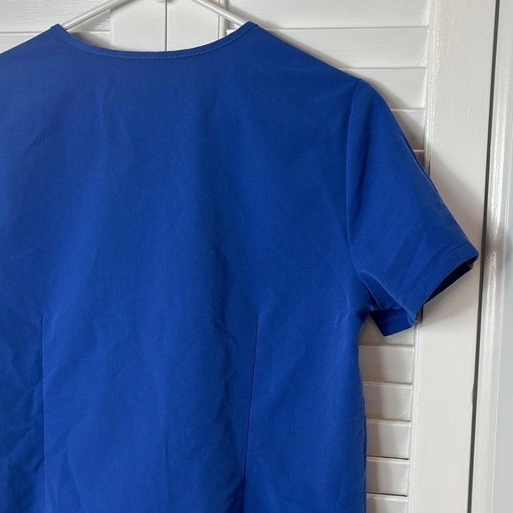 Figs Casma Three-Pocket Scrub Top Blue - Picture 9 of 11